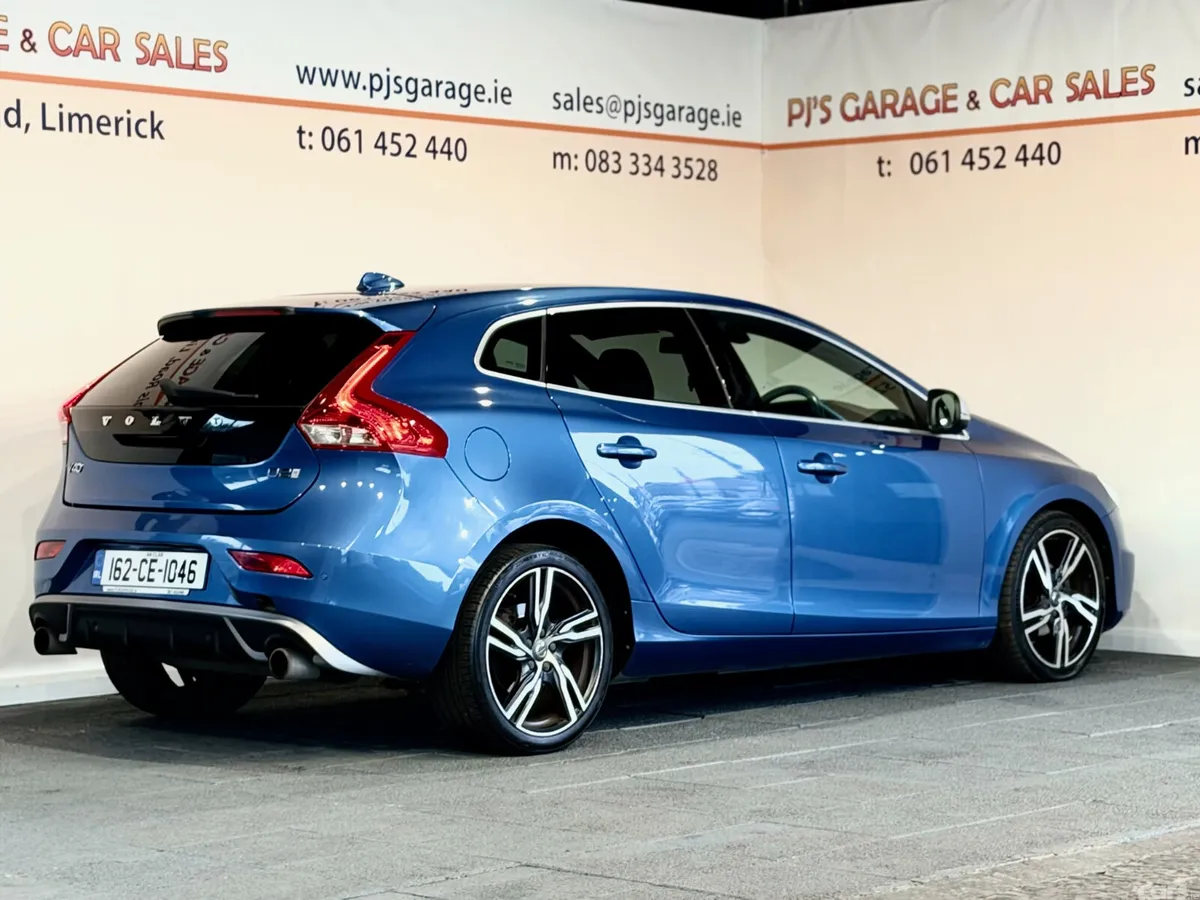Volvo V40 Hatchback, Diesel, 2016, Blue