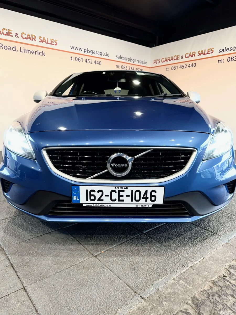 Volvo V40 Hatchback, Diesel, 2016, Blue