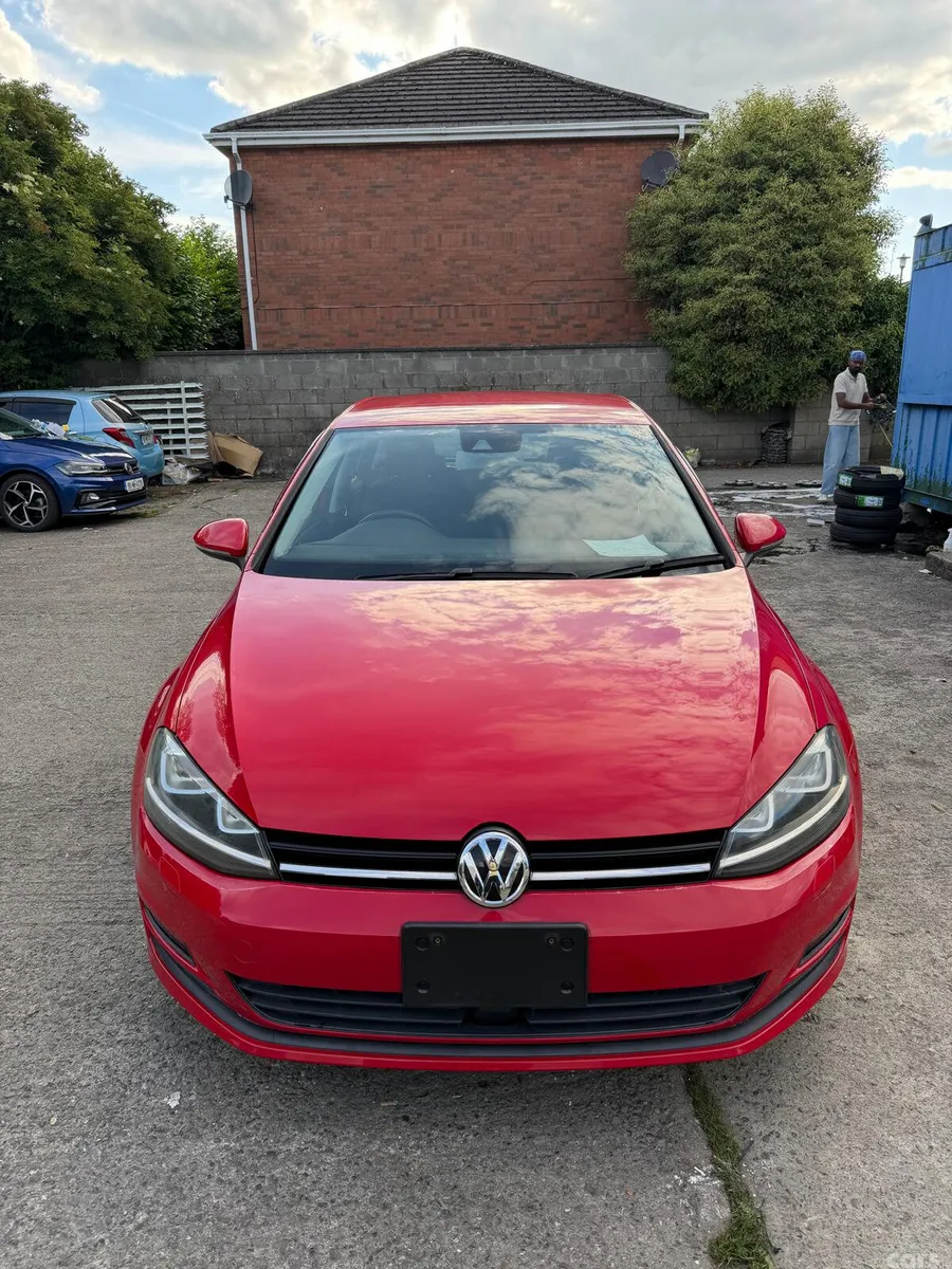 Volkswagen Golf Hatchback, Petrol, 2015, Red