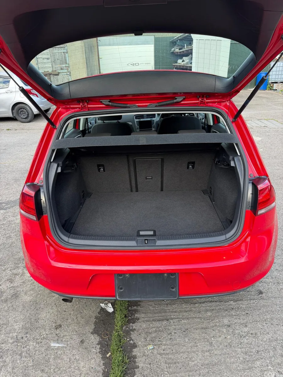 Volkswagen Golf Hatchback, Petrol, 2015, Red