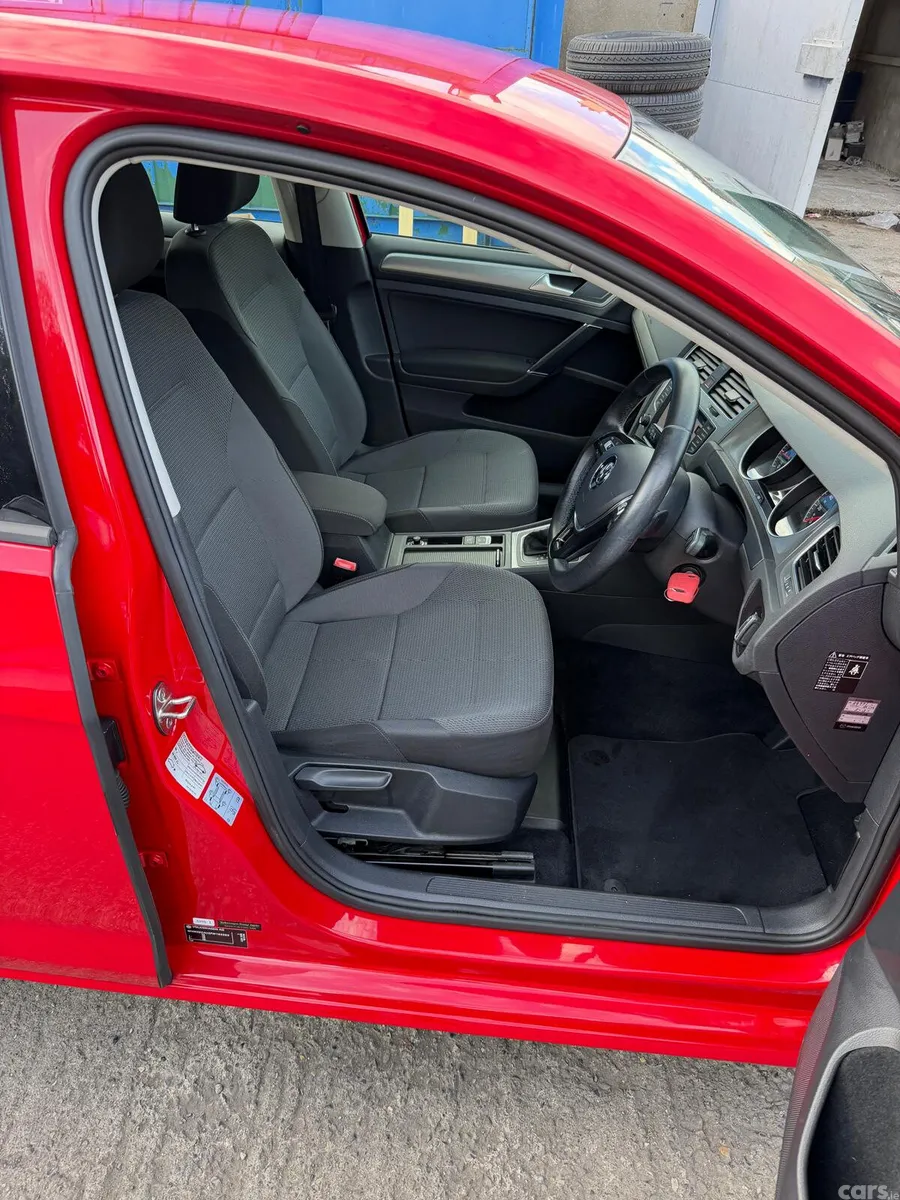 Volkswagen Golf Hatchback, Petrol, 2015, Red