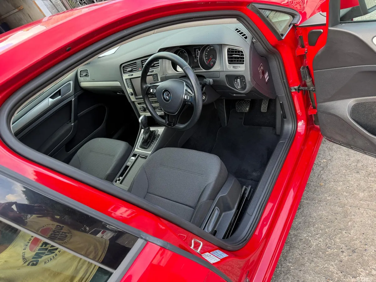 Volkswagen Golf Hatchback, Petrol, 2015, Red