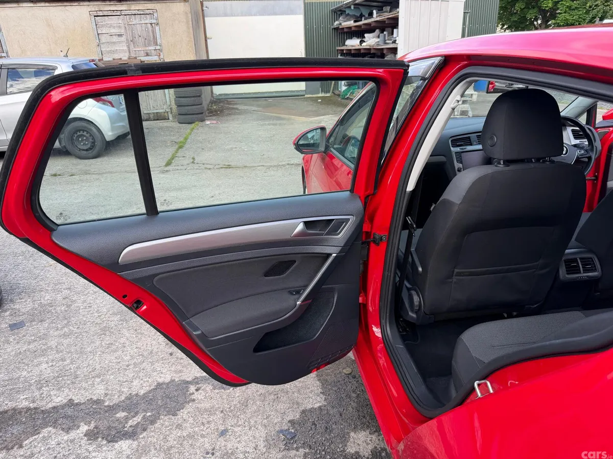 Volkswagen Golf Hatchback, Petrol, 2015, Red