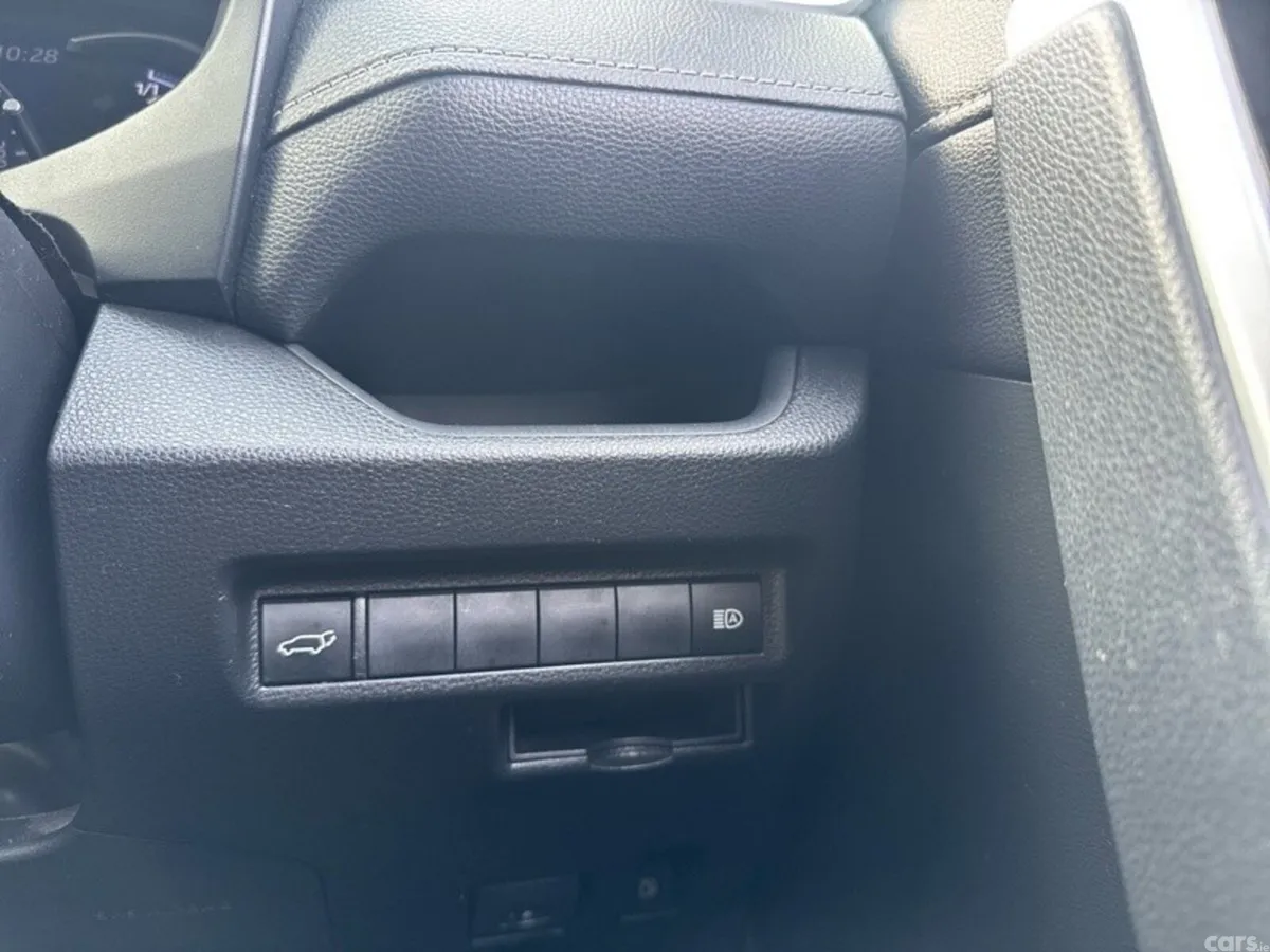 Toyota RAV4 SUV, Petrol Hybrid, 2022, Blue