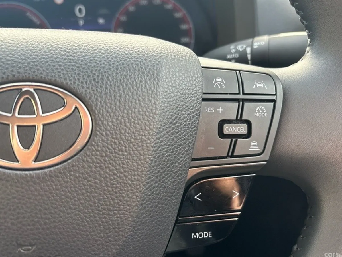 Toyota C-HR SUV, Petrol Hybrid, 2024, Grey