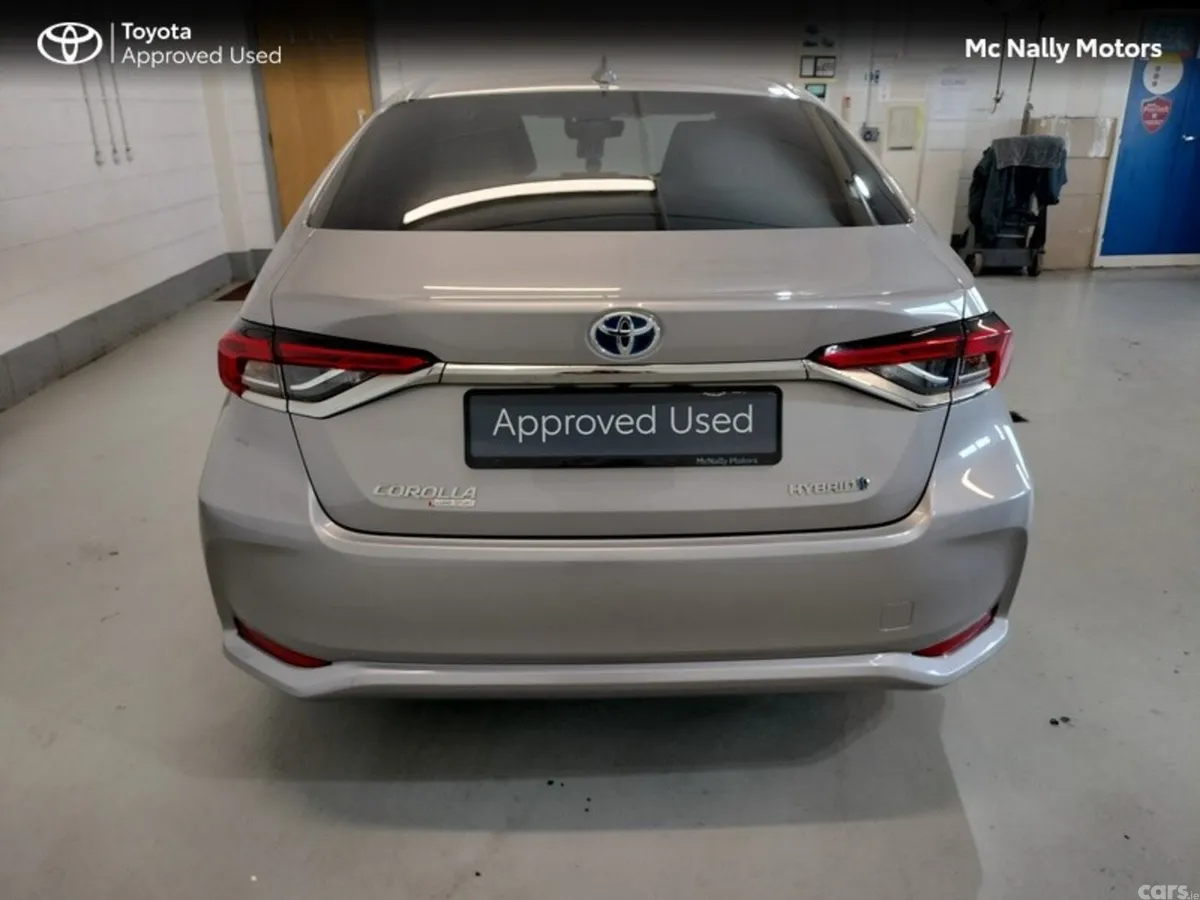 Toyota Corolla Saloon, Petrol Hybrid, 2021, Grey