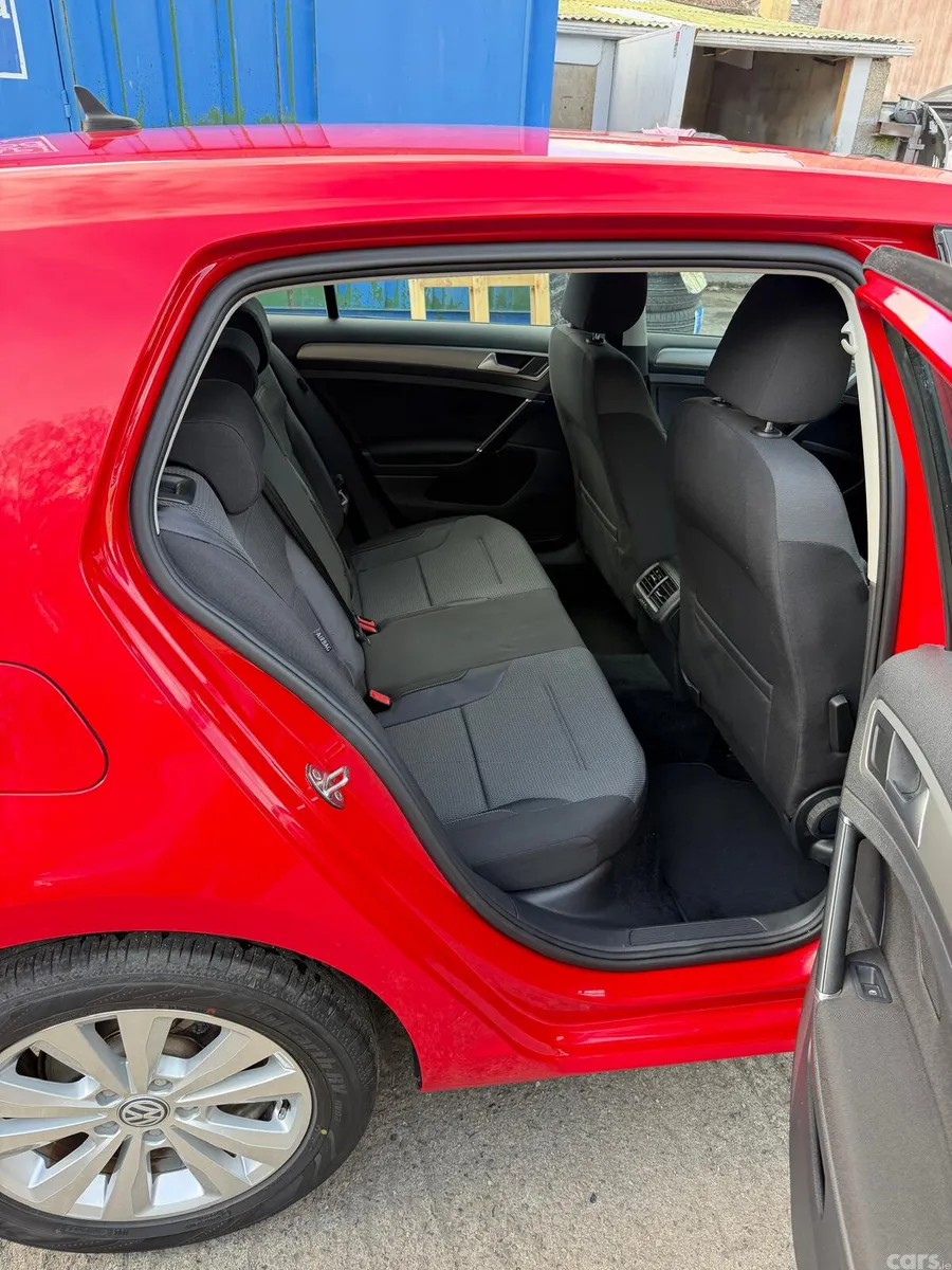 Volkswagen Golf Hatchback, Petrol, 2015, Red