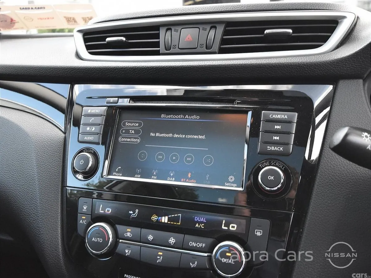 Nissan Qashqai MPV, Diesel, 2020, Silver