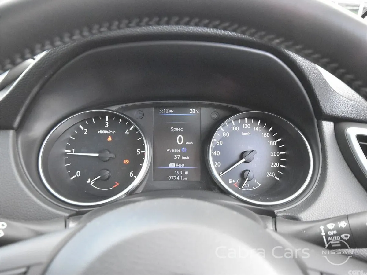 Nissan Qashqai MPV, Diesel, 2020, Silver