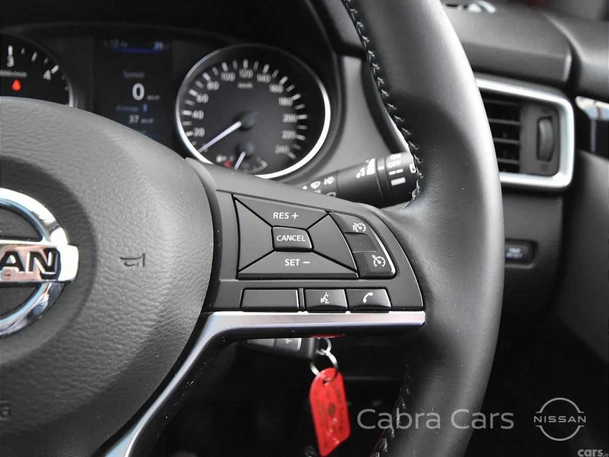 Nissan Qashqai MPV, Diesel, 2020, Silver