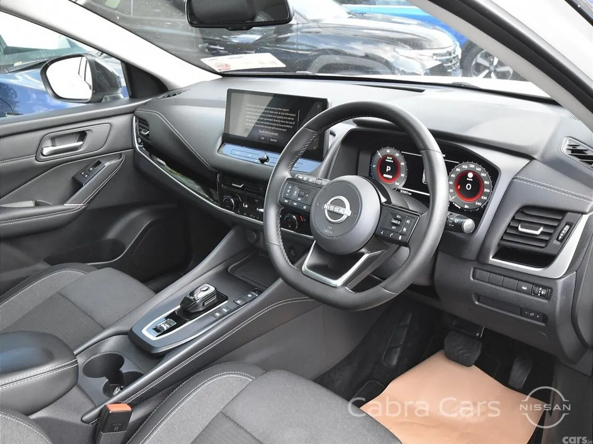 Nissan Qashqai MPV, Petrol Hybrid, 2024, White
