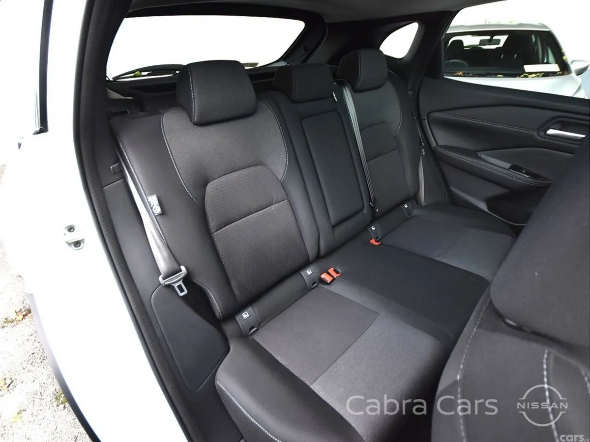 Nissan Qashqai MPV, Petrol Hybrid, 2024, White