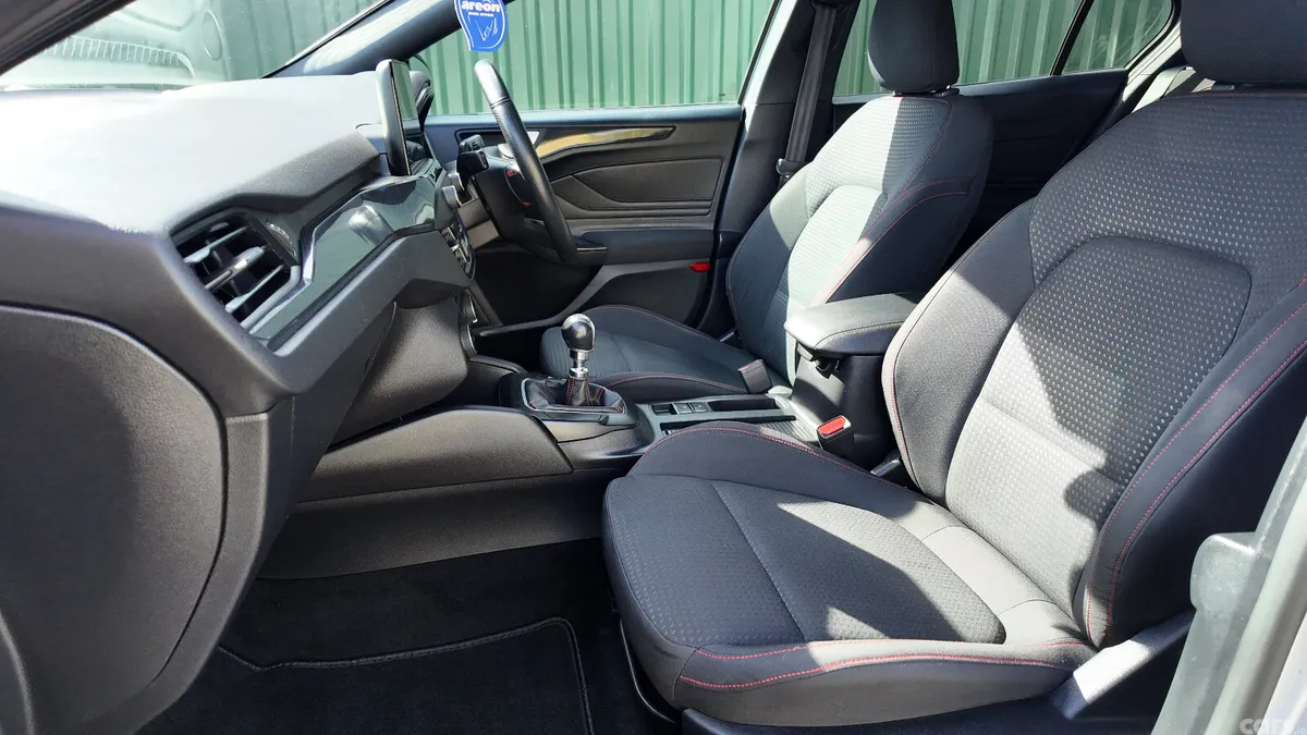 Ford Focus Hatchback, Petrol, 2019, Grey
