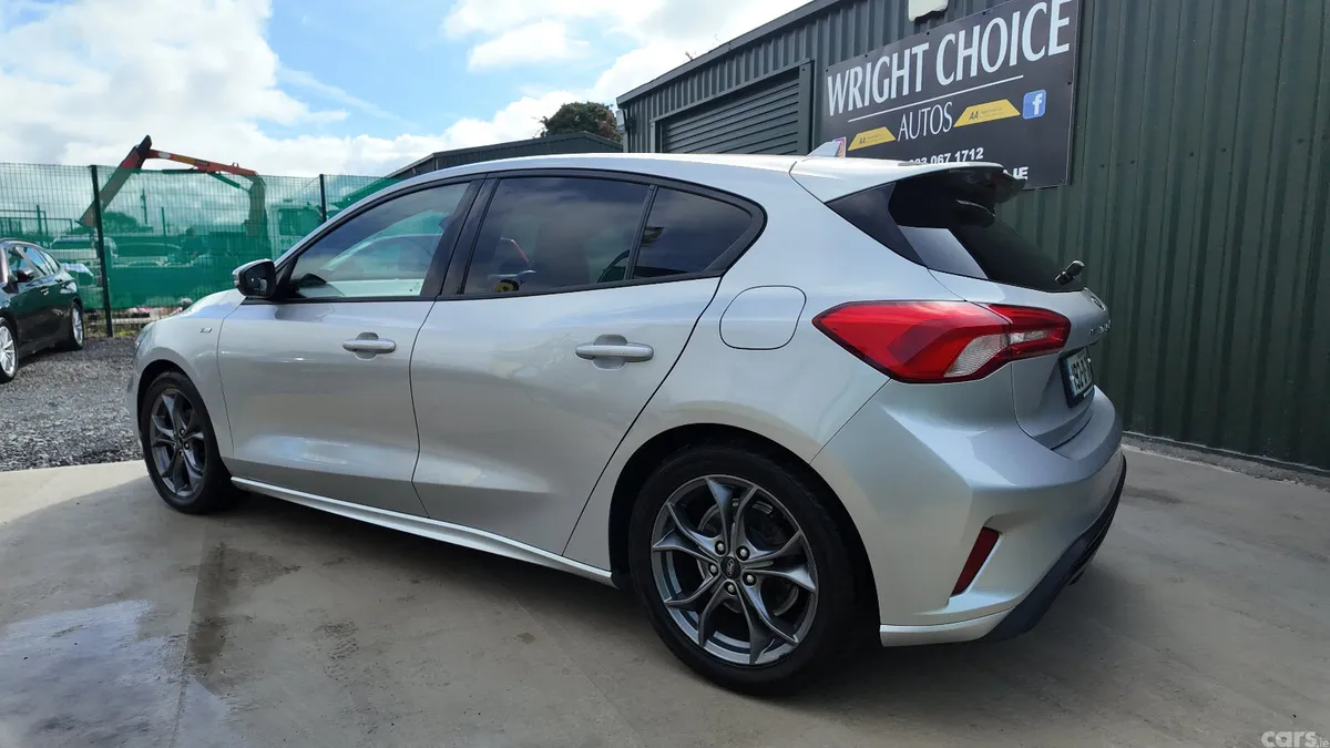 Ford Focus Hatchback, Petrol, 2019, Grey