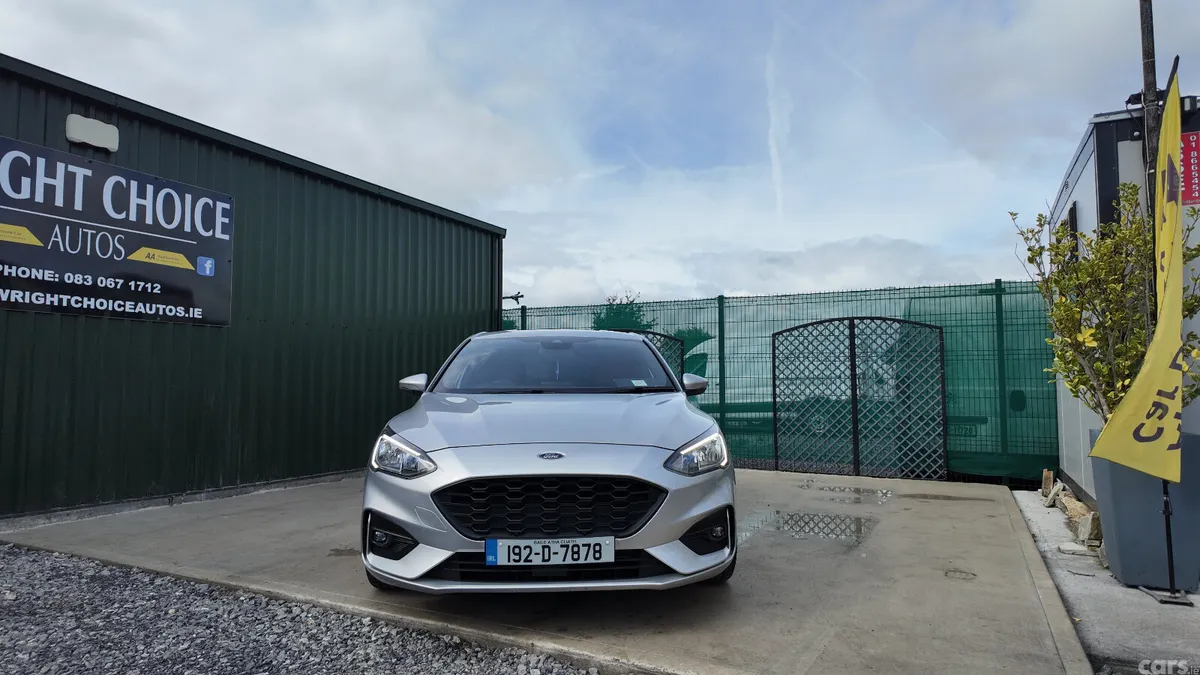 Ford Focus Hatchback, Petrol, 2019, Grey
