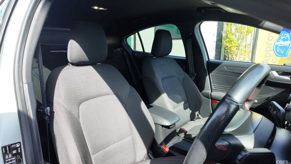 Ford Focus Hatchback, Petrol, 2019, Grey