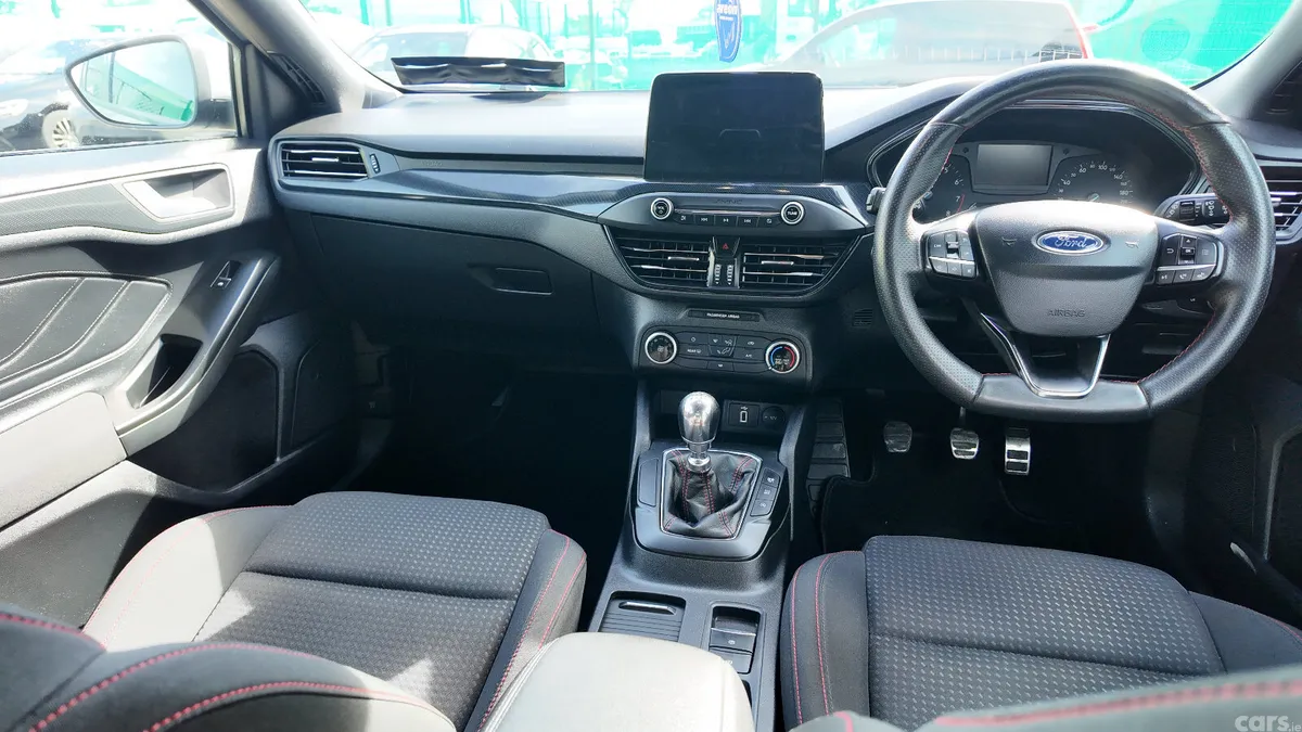 Ford Focus Hatchback, Petrol, 2019, Grey