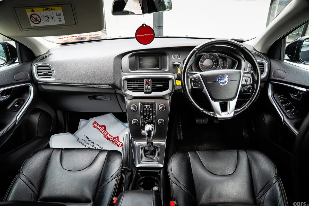 Volvo V40 Hatchback, Diesel, 2015, Black