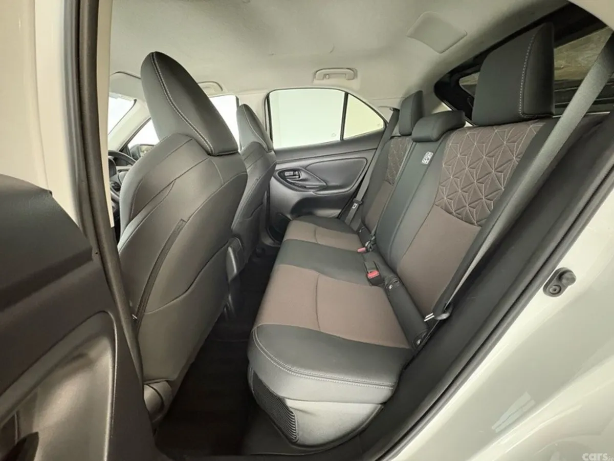 Toyota Yaris Cross SUV, Petrol Hybrid, 2023, White