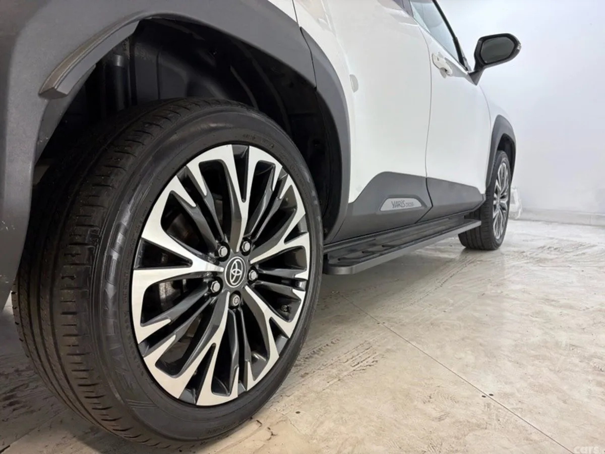 Toyota Yaris Cross SUV, Petrol Hybrid, 2023, White