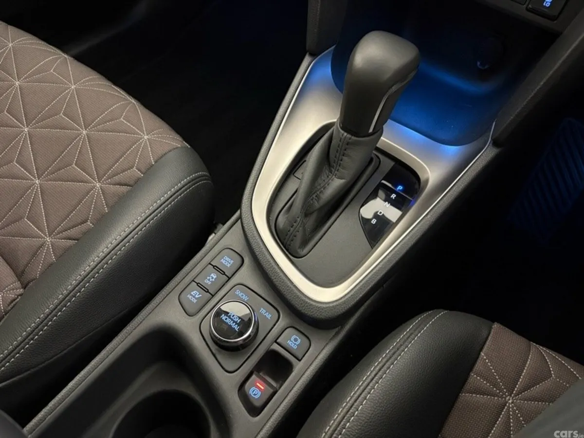 Toyota Yaris Cross SUV, Petrol Hybrid, 2023, White