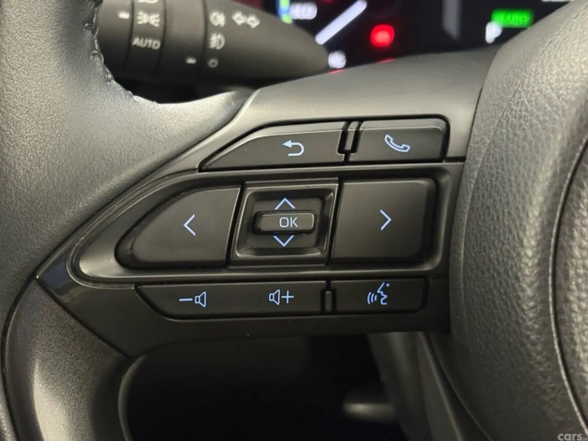 Toyota Yaris Cross SUV, Petrol Hybrid, 2023, White