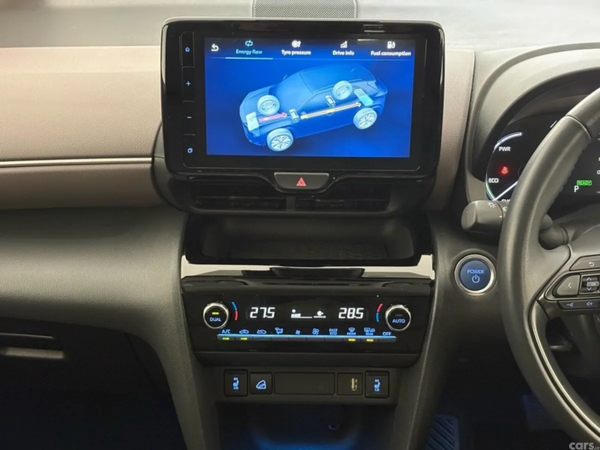 Toyota Yaris Cross SUV, Petrol Hybrid, 2023, White