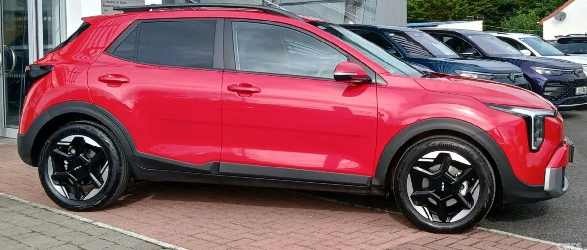 Kia Stonic Estate, Petrol Hybrid, 2026, Red