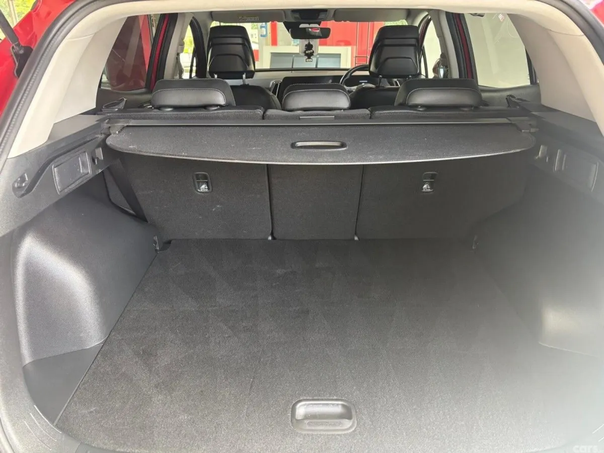 Kia Sportage MPV, Diesel, 2023, Red