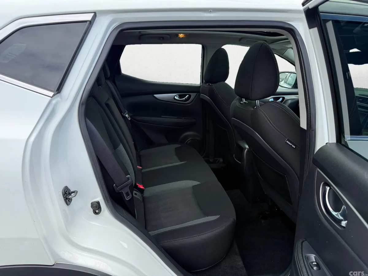Nissan Qashqai SUV, Diesel, 2018, White