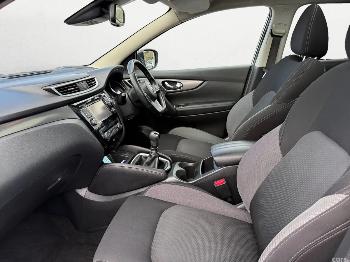 Nissan Qashqai SUV, Diesel, 2018, White