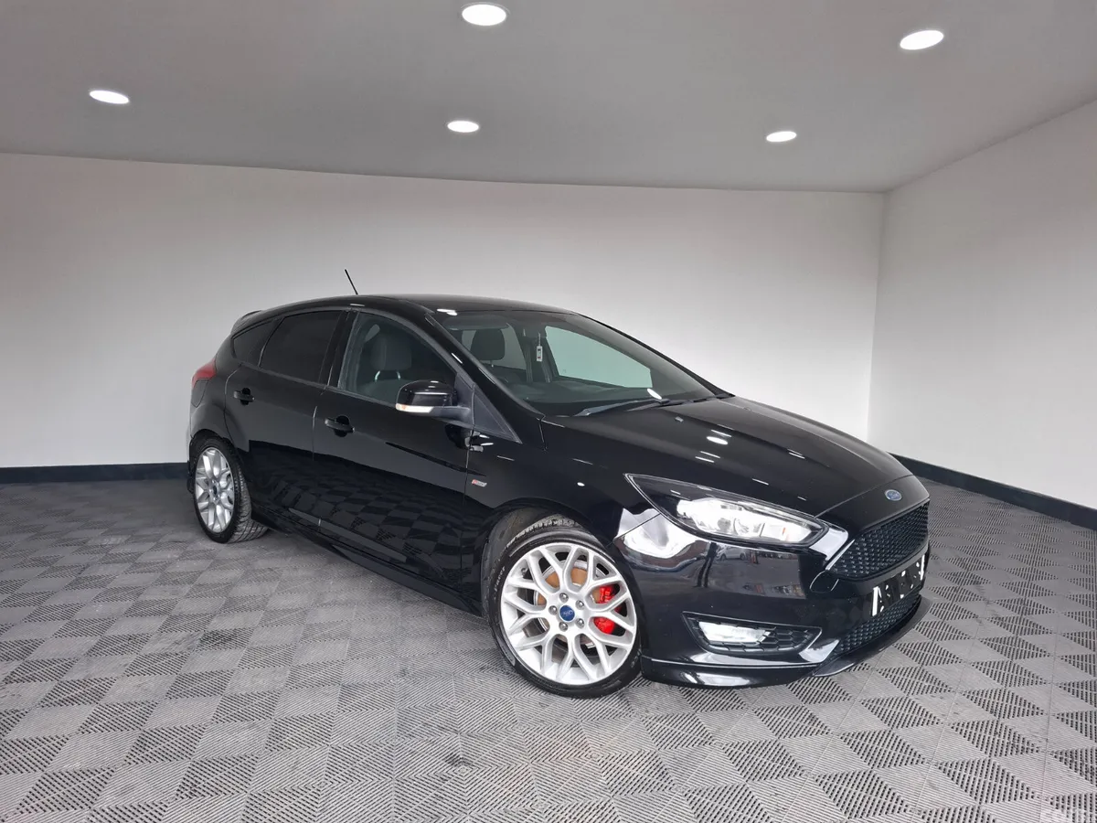 Ford Focus Hatchback, Diesel, 2017, Black