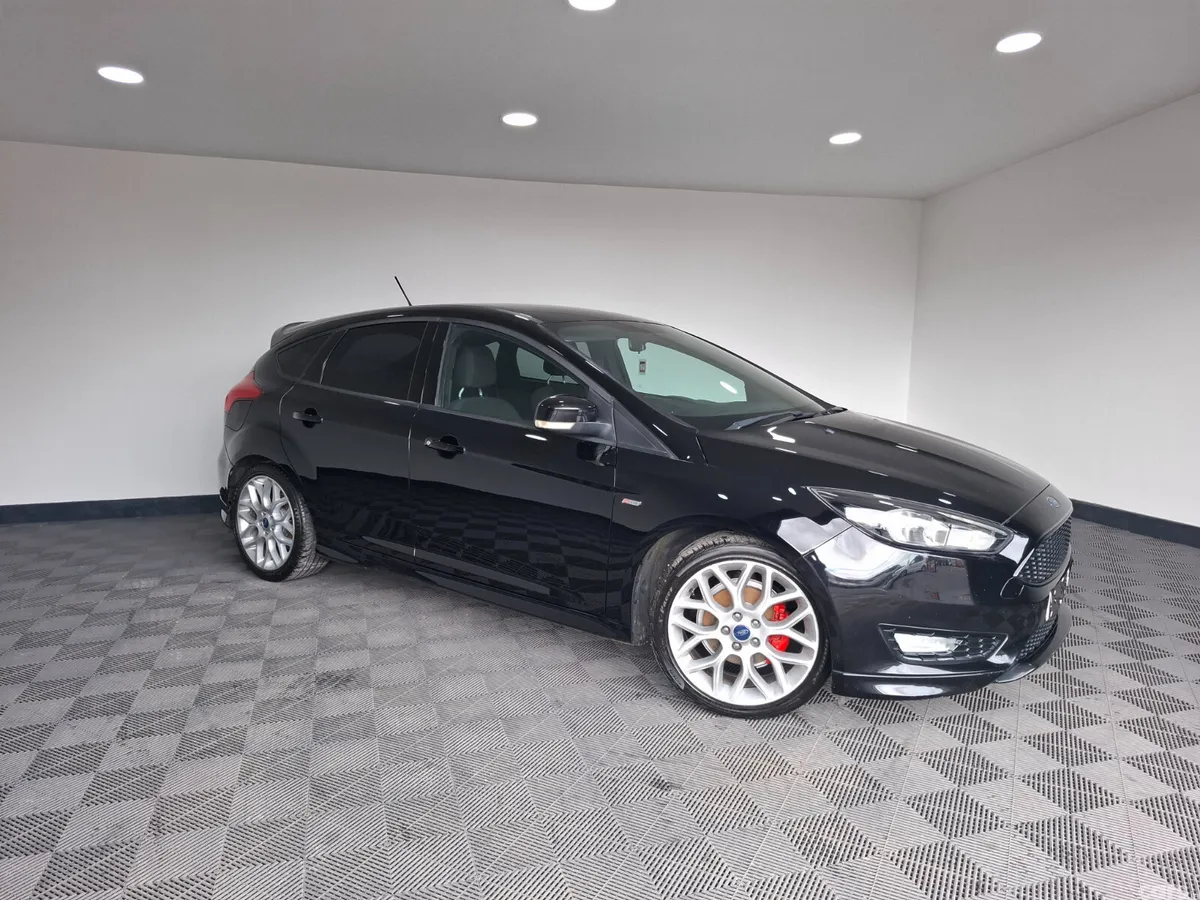 Ford Focus Hatchback, Diesel, 2017, Black