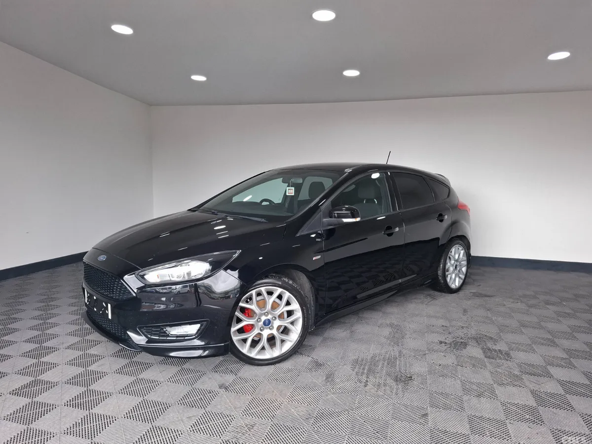 Ford Focus Hatchback, Diesel, 2017, Black