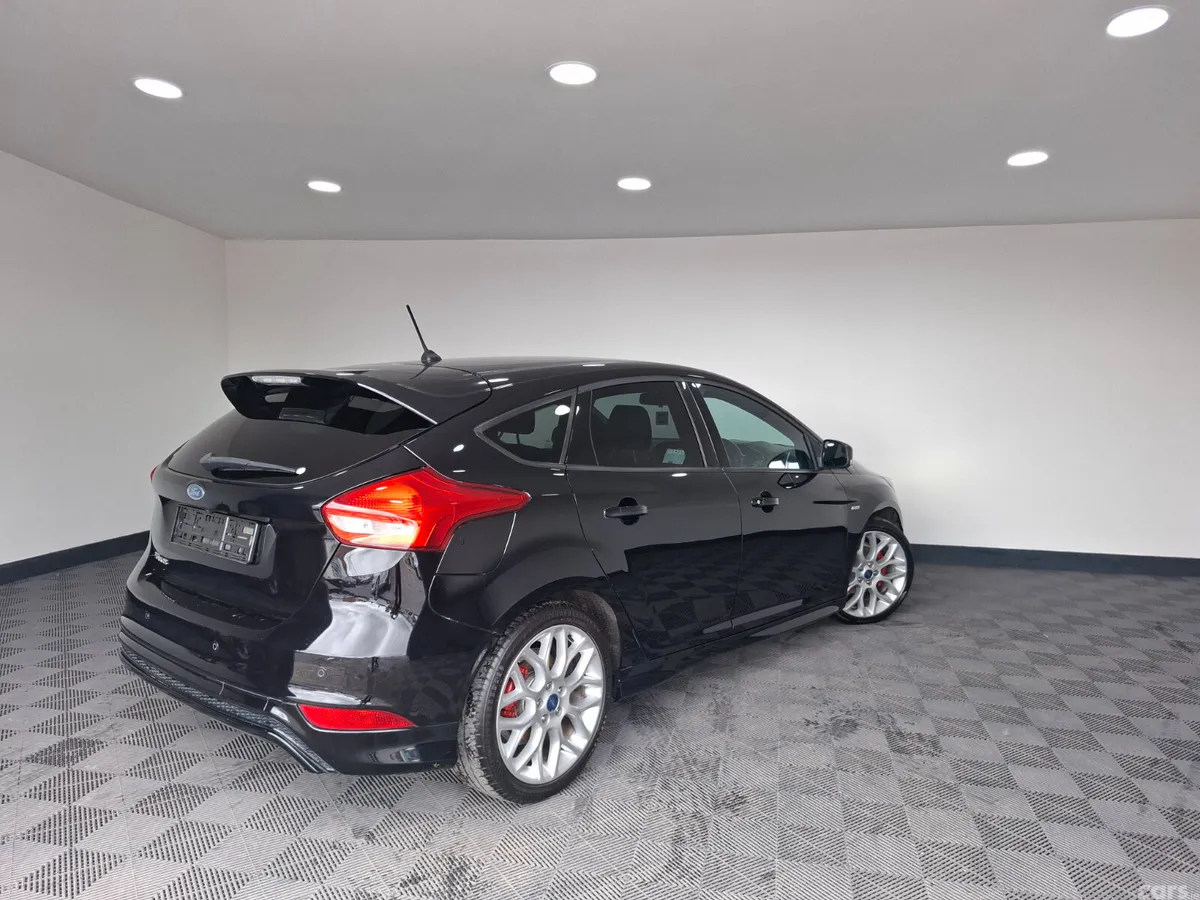 Ford Focus Hatchback, Diesel, 2017, Black