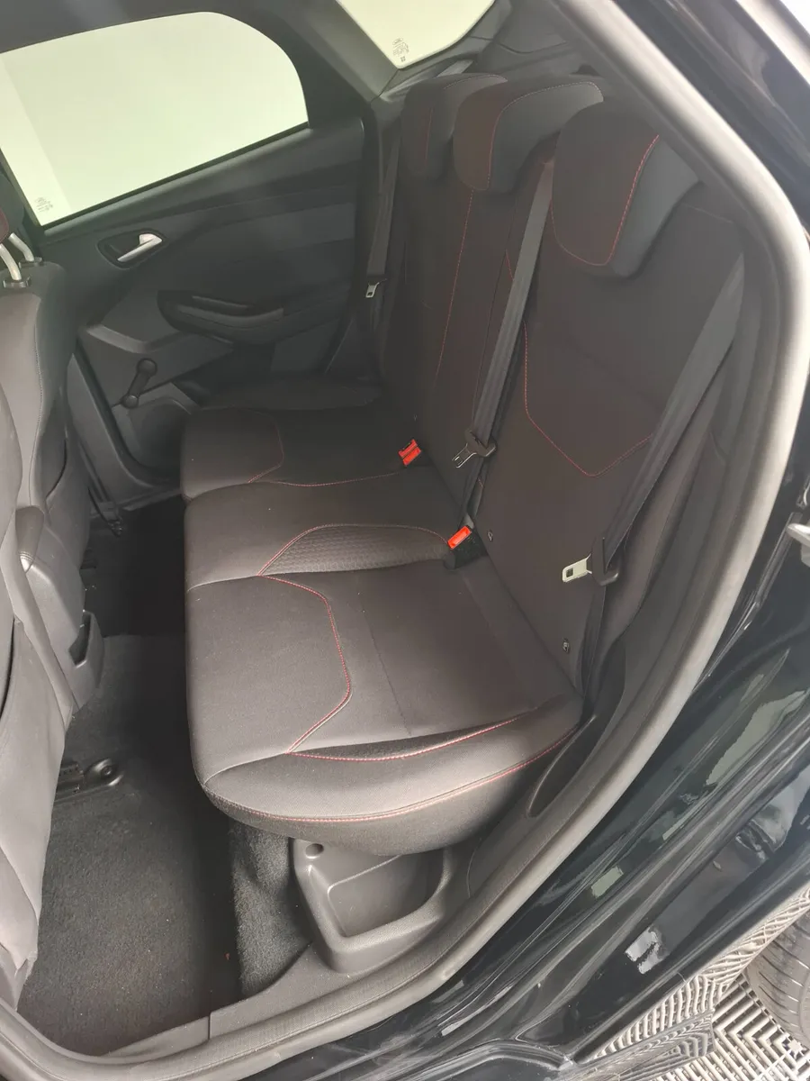 Ford Focus Hatchback, Diesel, 2017, Black