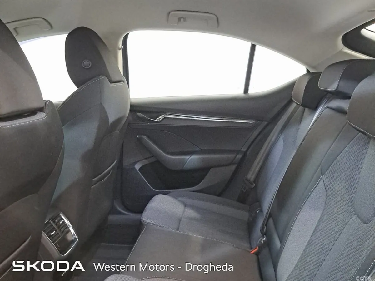 Skoda Octavia Saloon, Petrol Hybrid, 2024, Grey