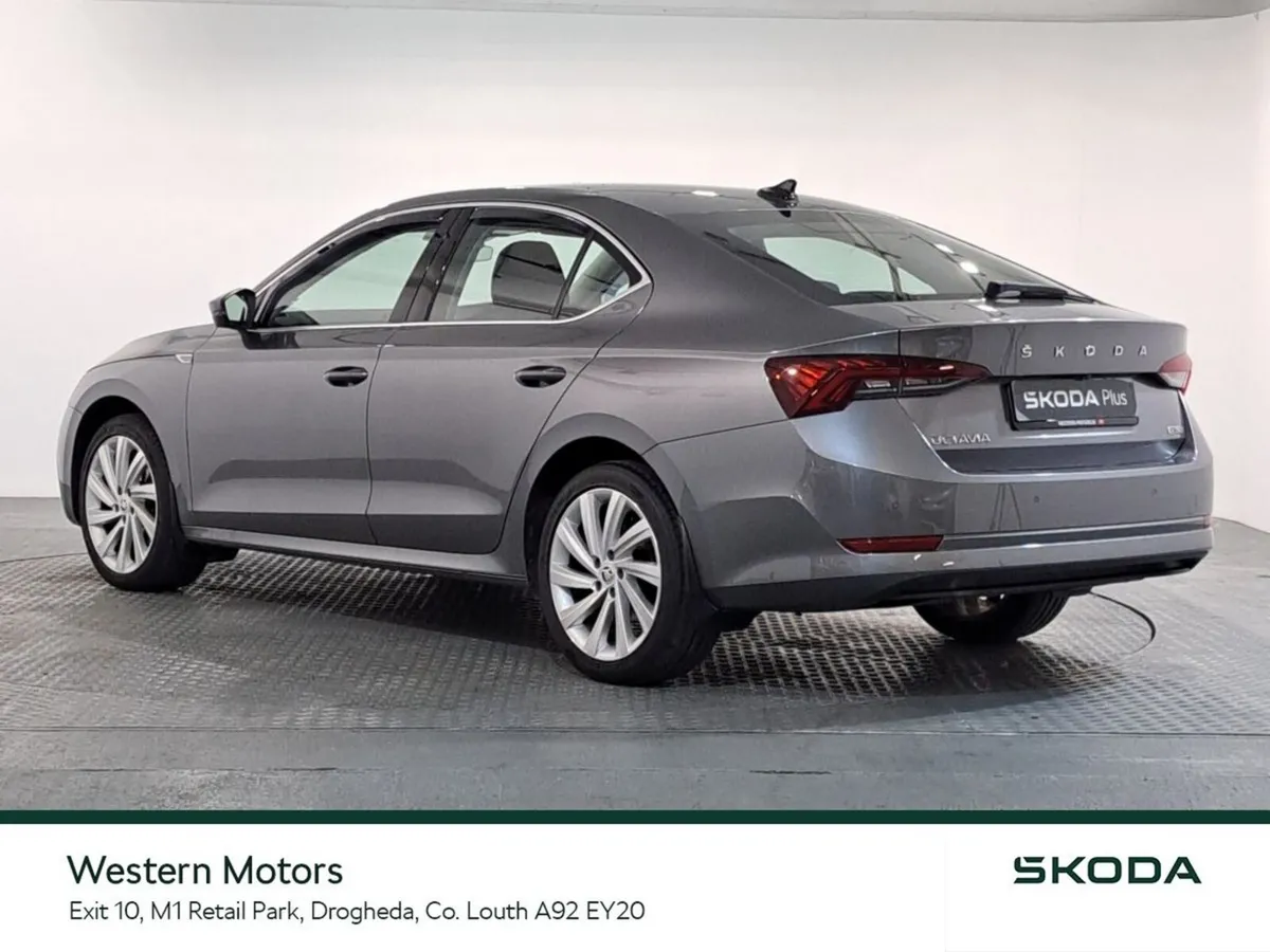 Skoda Octavia Saloon, Petrol Hybrid, 2024, Grey
