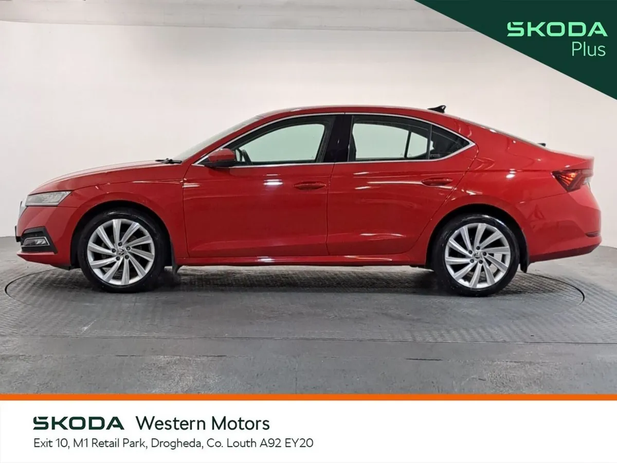 Skoda Octavia Saloon, Petrol, 2023, Red