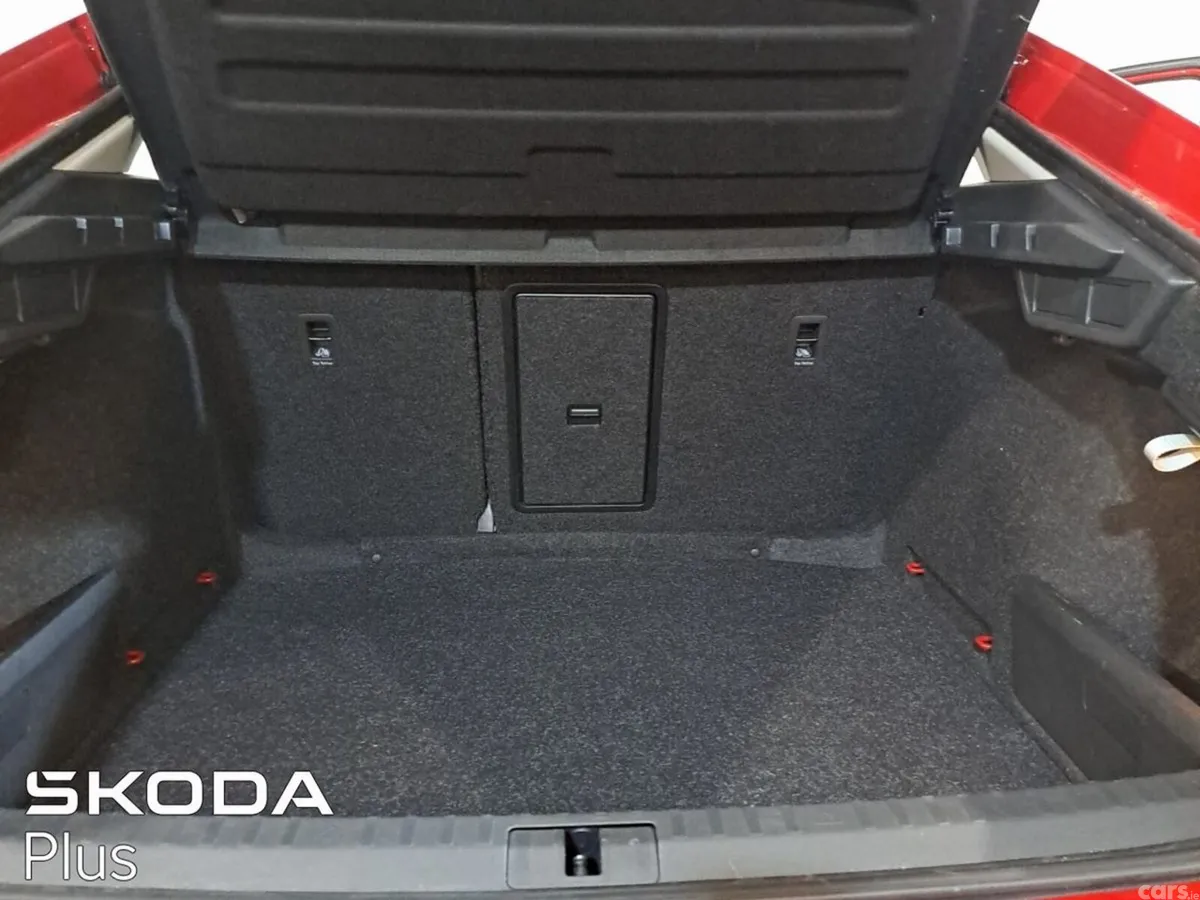 Skoda Octavia Saloon, Petrol, 2023, Red