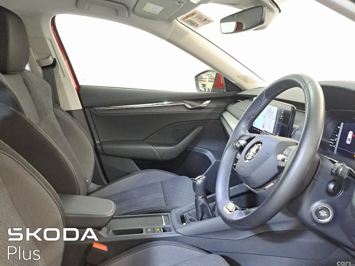 Skoda Octavia Saloon, Petrol, 2023, Red