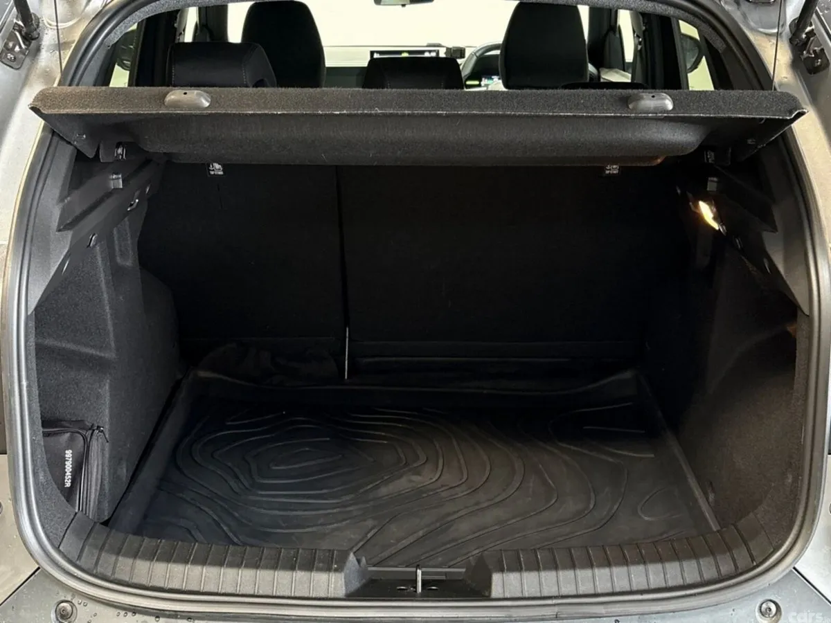 Dacia Duster SUV, Petrol Hybrid, 2026, Grey