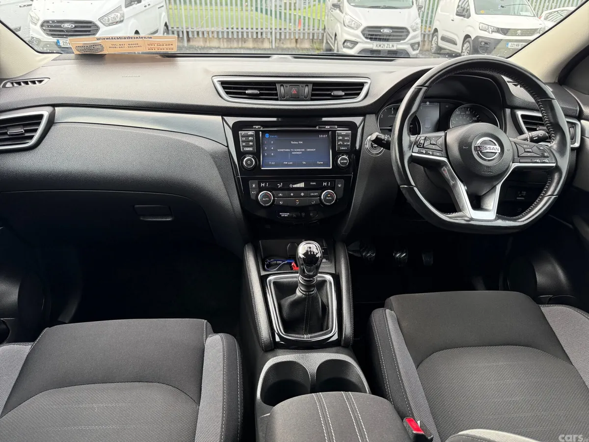 Nissan Qashqai SUV, Diesel, 2019, Blue