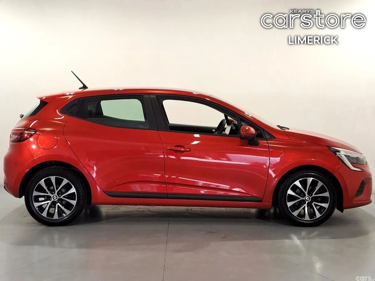 Renault Clio Hatchback, Petrol, 2022, Red