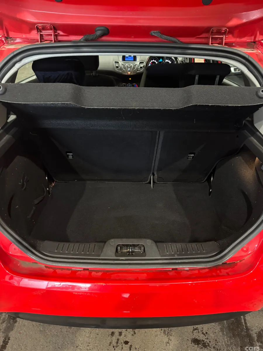 Ford Fiesta Hatchback, Petrol, 2017, Red