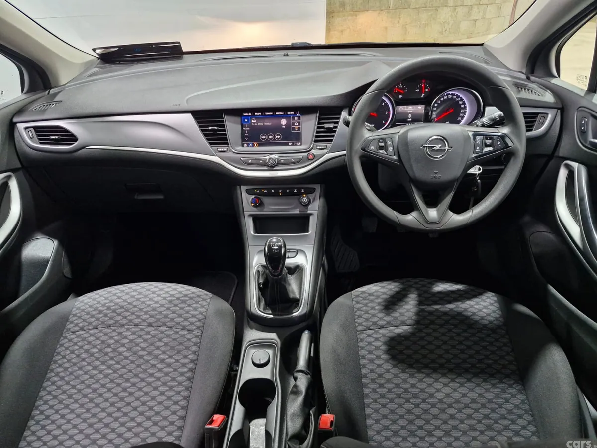 Opel Astra Hatchback, Diesel, 2020, Black