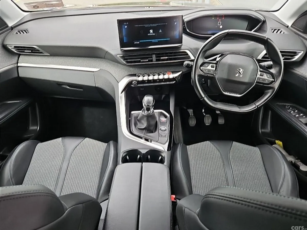 Peugeot 3008 MPV, Diesel, 2022, Grey