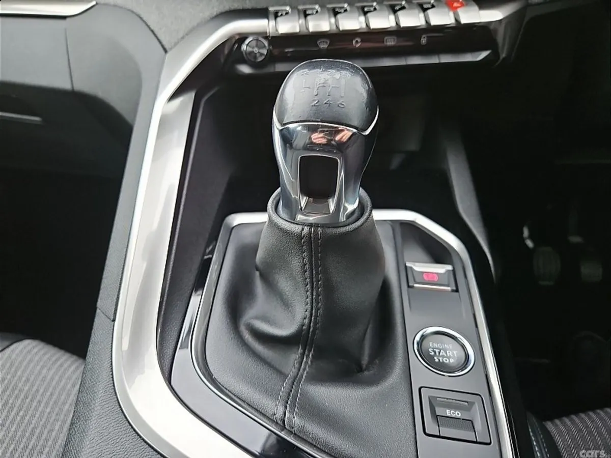 Peugeot 3008 MPV, Diesel, 2022, Grey