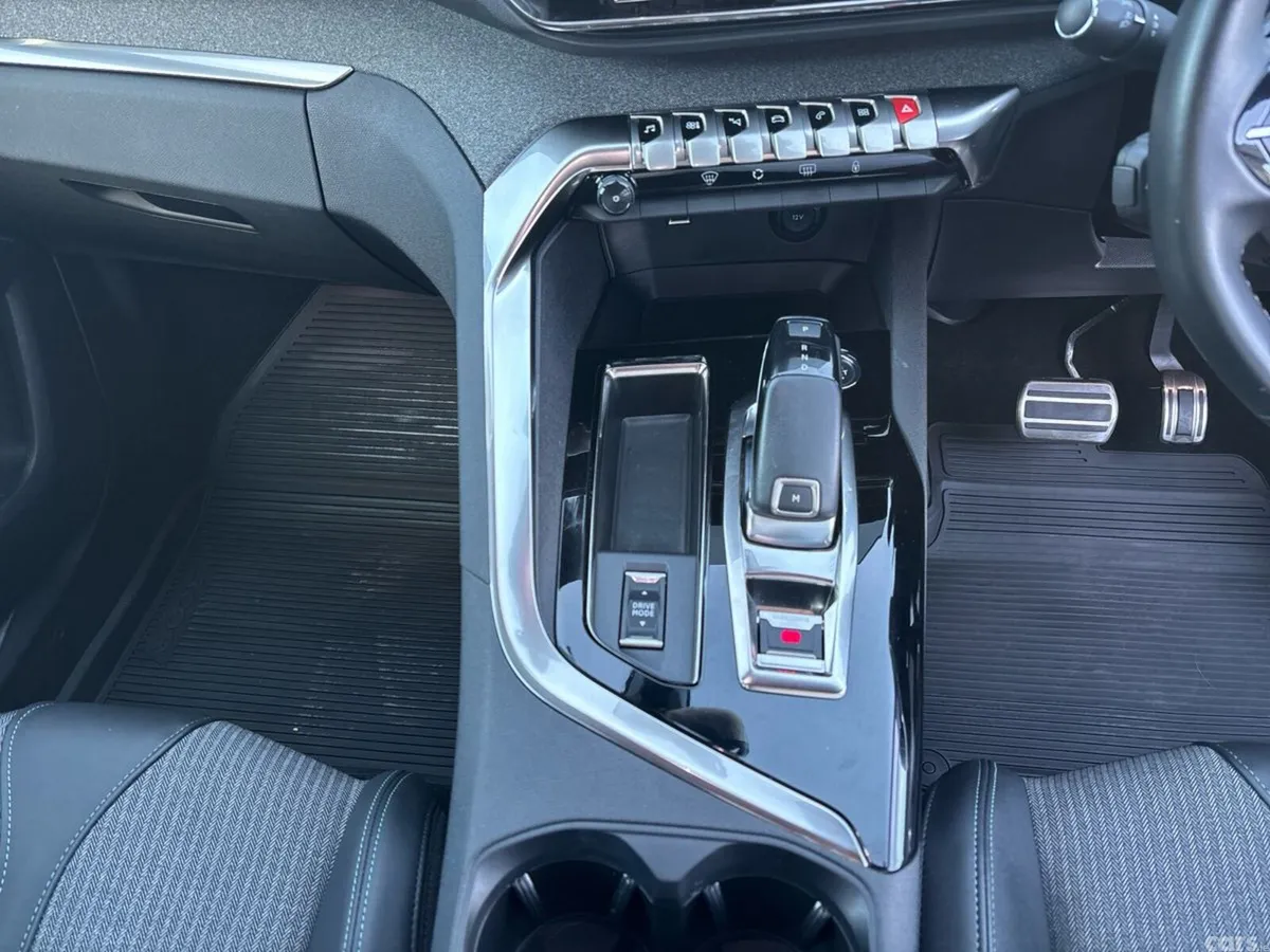 Peugeot 3008 MPV, Diesel, 2023, Blue