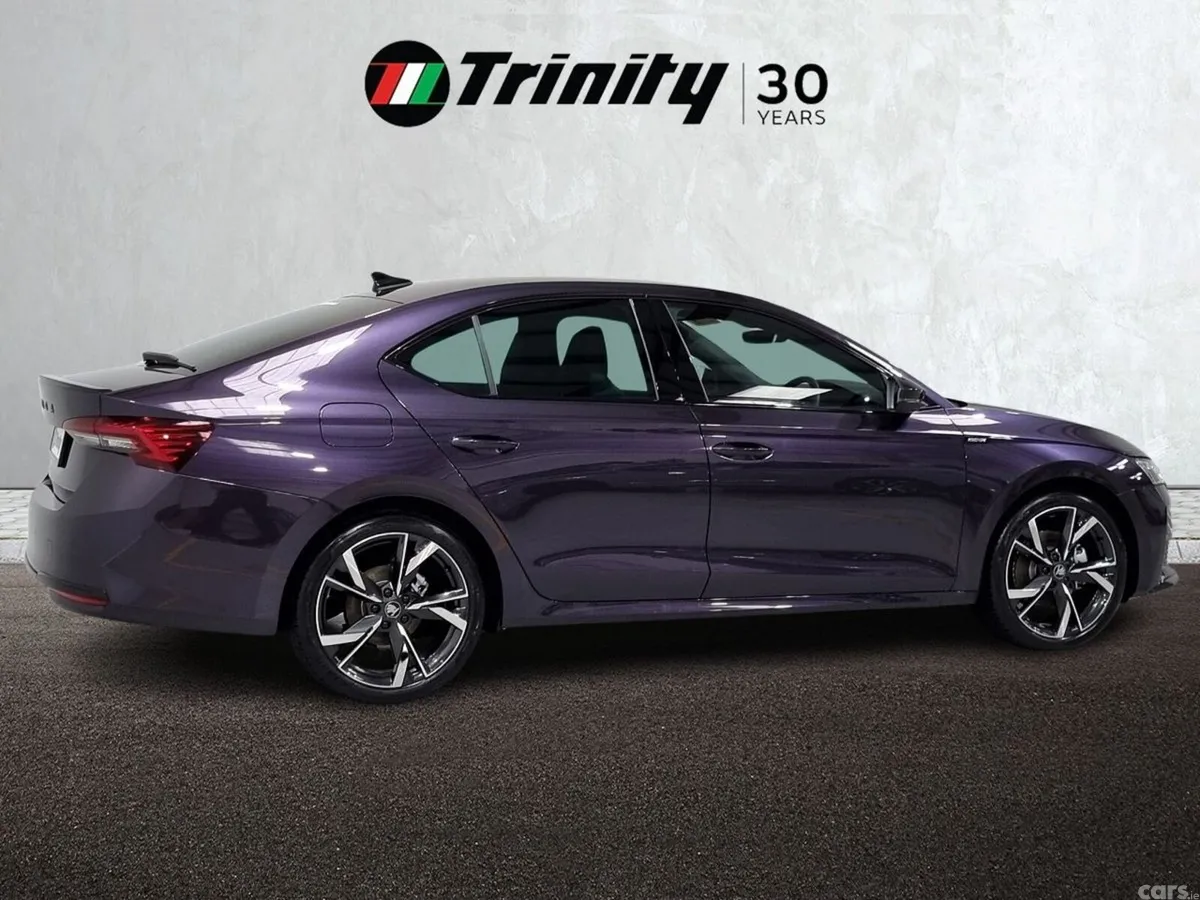 Skoda Octavia Saloon, Diesel, 2027, Purple